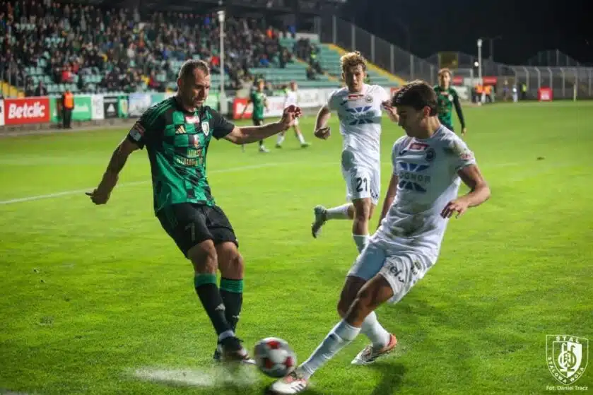 Hutnik Kraków vs Stalowa Wola: 30/5/2026 – Zapowiedź Ostatniej Kolejki i Typy